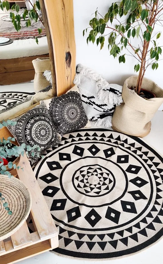 Ковёр бело-чёрный с ромбами (круглый)